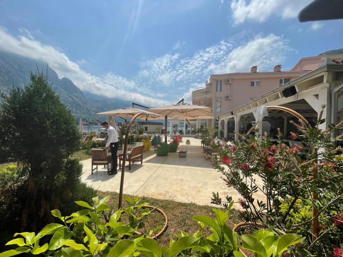 Montebay Perla Hotel Prčanj Екстериор снимка